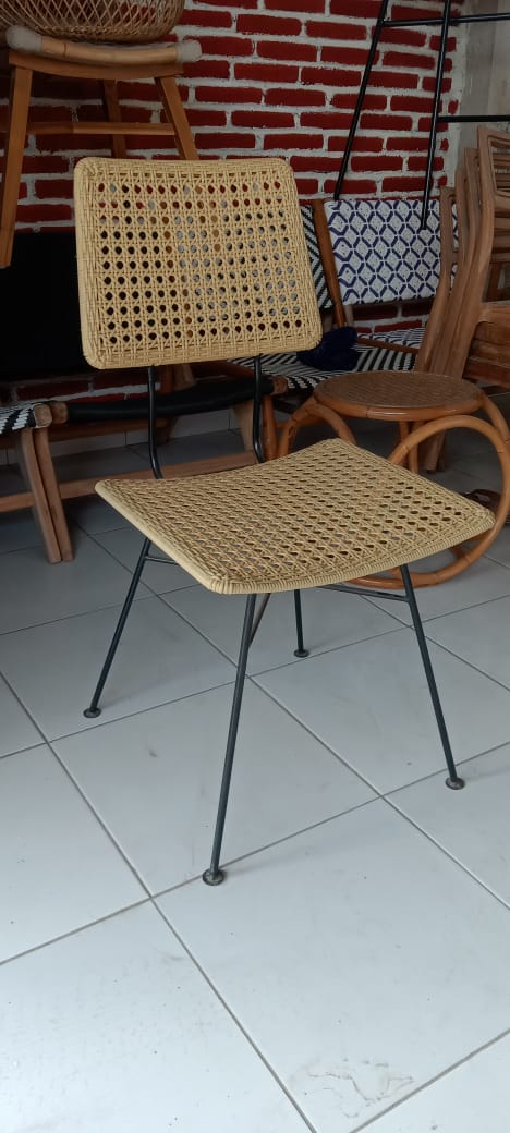 Kursi Rotan Aruna