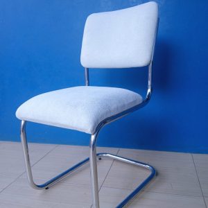 Kursi Cantilever Luna By Albalas